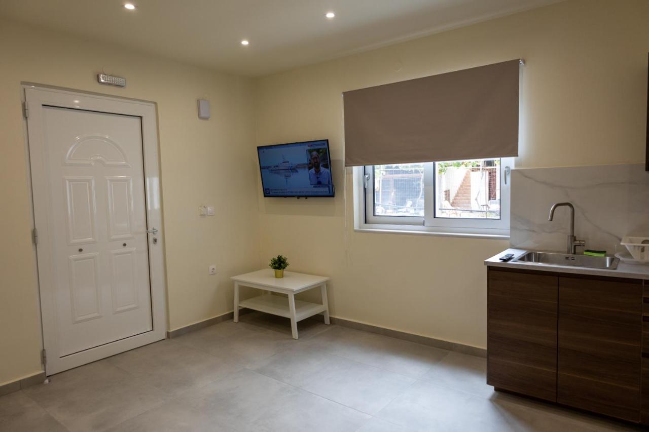 Adriana Apartment Agia Marina المظهر الخارجي الصورة